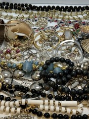 3.4 lb Vintage Costume Jewelry Lot Wear Repair Craft Lisner Napier Trifari Read