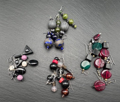 LOT OF 14 PAIRS OF ASSORTED VINTAGE BEADED DANGLE EARRINGS B160
