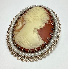 Vintage Gold-Tone & Faux Pearl Resin Cameo Brooch 2″ x 1.5″ Inches