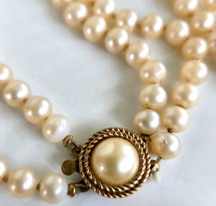 Vintage Trifari Gainsborough 2 Strand Pearl Gold Tone Necklace Clip Earrings Set