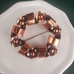 Renoir Copper Colored Twisted Ribbon & Flower Garland Brooch Pin Vintage Signed