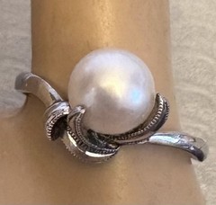 Vintage Sterling Silver Pearl Solitaire Ring Sculpted Claw Setting sz 6.25