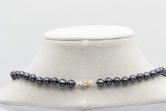 14kt Yellow Gold Dark Peacock Pearl Strand Necklace Fishhook Clasp Vintage