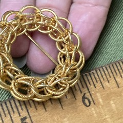 GOLD TONE ABSTRACT VINTAGE METAL BROOCH ROUND CIRCLE