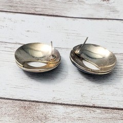 Vintage Earrings For Pierced Ears Circle Shape Cream & Navy – Poor Condition
