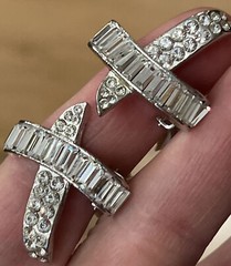 Glamorous Designer Jarin Pave’ Faceted Crystal Rhinestone Clip Earrings Sparky