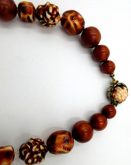 VTG 24″ UNUSUAL GEOMETRIC BEAD brown white silver tone mtl STRAND Necklace