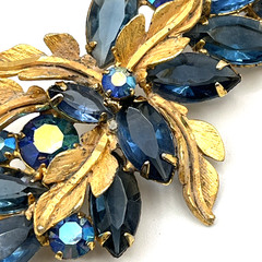 Simulated Sapphire Navette Rhinestone Brooch Gold Tone 3″ Vintage