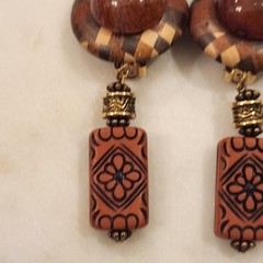 Vintage Clip On Earrings Brown Wood Inlay Cabochon Boho Beaded Dangle Drop