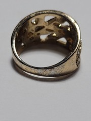 Vintage Goldtone Ring Floral Leaf Style Cocktail Band Clear Rhinestone Accents