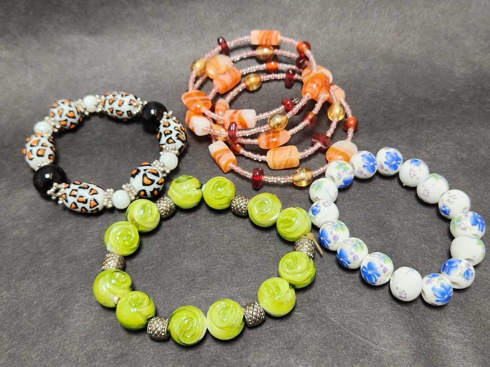 Vintage Lot Of 4 Beautiful Glass Beaded Bracelets. 3 Stretch, And 1 Wrap. NICE!!