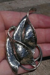Vintage Deco Designer Sterling Double Leaf Designed Pin / Brooch – 22.8 Grams