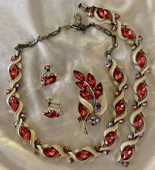 Vintage 1950 Lisner? Pink Rhinestone and White Enamel Parure. Stunning