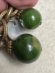Vintage ART Green Bakelite Bead Asian Inspired Charm Bracelet 7.5”