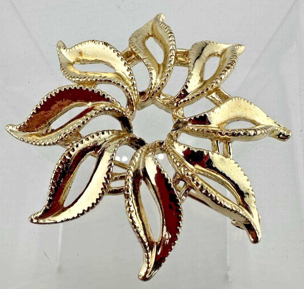Vintage Gold Tone Flower Shaped Brooch Pin Elegant Classic 2.25 inches