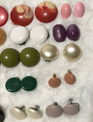 Vintage Lot Of 15 Chunky Earrings Earrings 12 Clip On , 3 Screw On Moon Glow etc