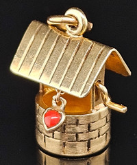 14K Gold Sloan LOVE HEART WATER WISHING WELL MOVES Charm 3D Enamel Vintage