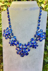 Vintage 1950s 1960s Montana Blue Heliotrope Rhinestone Flower Necklace