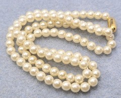 Vintage Faux Glass Pearl Necklace 18in.