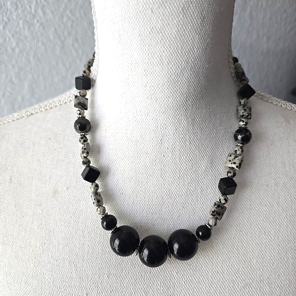 Vintage Hand Crafted Dalmatian Jasper Black Onyx Beads Necklace 20″L