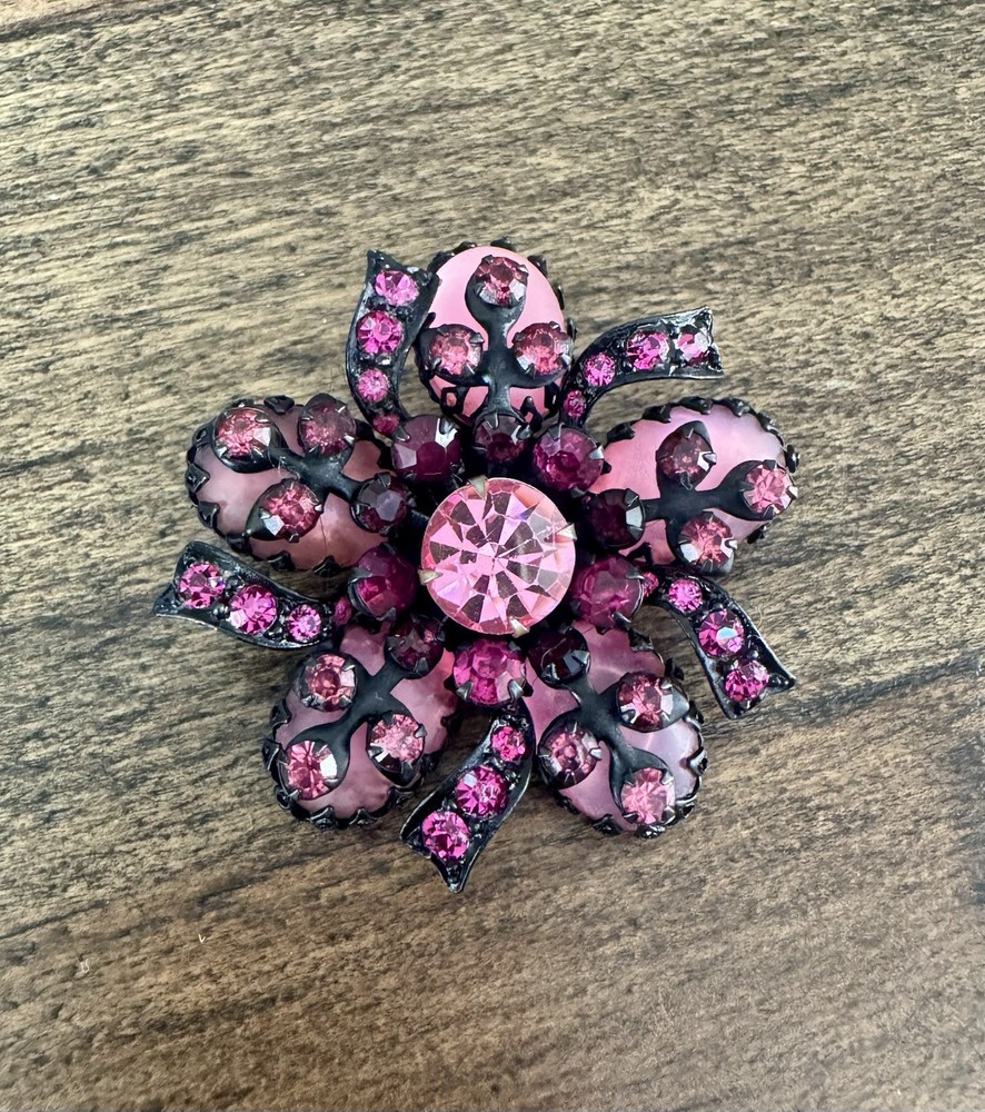 Vntg 1950’s Selro Selini Pink Rhinestone, Japanned Black Metal Brooch Pin Flower
