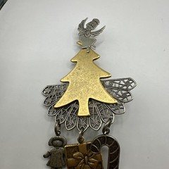 Vintage Christmas Tree Brooch With Filigree Fan And Presents 3”