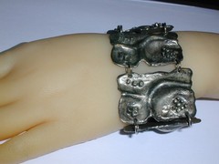 WILD- BRUTALIST- WIDE & HEAVY SILVER PLATED ABSTRACT BRACELET- 7 1/4″ LONG!