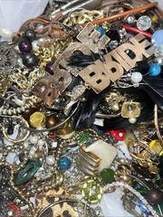 5lbs + Vintage/Modern Costume Jewelry Lots Mix Box Wearable Pieces.