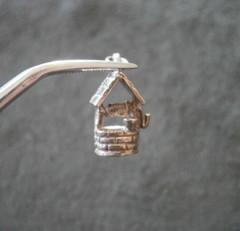 Wishing Well with Pail on Wall Vtg Sterling Silver Bracelet Charm Pendant 1.9g