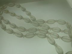 ELEGANT VINTAGE 1940’S CLEAR COLORLESS FROSTED OPAQUE BEAD 36″ NECKLACE!