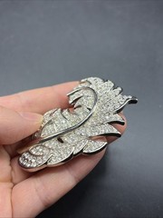 Vintage Large Rhinestone Feather Brooch Silver Tone Unsigned 2.75”L