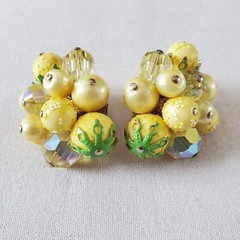 Vtg VENDOME Yellow Gold Faux Pearls Glass Balls Beads Clip On Earrings