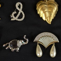 Vintage To Modern Lot Of 8 Brooches, Gold Tone, Silver Tone, Rhinestone