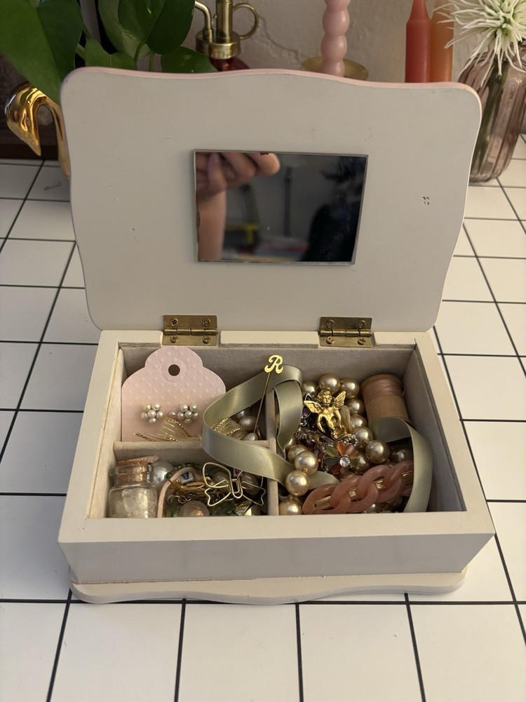Coquette Vintage Jewelry Box w Costume Jewelry + Trinkets