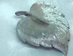 Very Nice Brushed Silver Tone Lind Gal Signed Leaf Vintage 70’s Brooch 646jl0