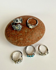 Avon Vintage Ring Lot of 5 – See photos size varies from 5-7