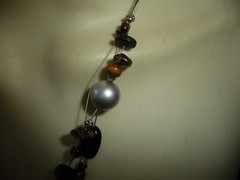 N SIGNED LRG BLACK & GRAY ROUND SHELL PENDANT w BEADS PN WIRE NECKLACE #22/27 A