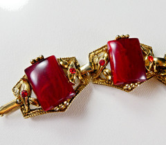 Vintage Red Marbled Acrylic 5 Link Bracelet Ornate Design Retro Pretty