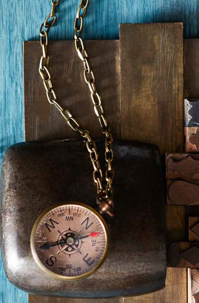 Vintage Style Compass Pendant Necklace 30″ Chain Directional Jewelry