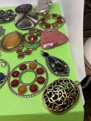 pendant lot gold tone silver tone brass multicolor stones vtg beautiful pieces