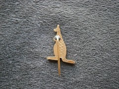 Kangaroo Australia Vintage Goldtone SHORT Stick Pin Lapel Pin