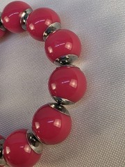 Vintage Fuschia Pink Plastic Bauble Bracelet With Silver Accents 3″ Elastic 90s