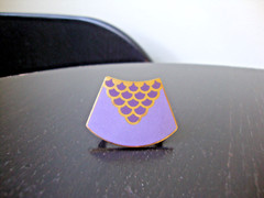 Vtg Samuel Huang Designer Cloisonne Fan Purple Lavender Gold Tone Scarf Clip