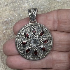 VINTAGE BALI GARNET GEMSTONE STERLING SILVER 925 PENDANT SX925 Thailand 13 grams