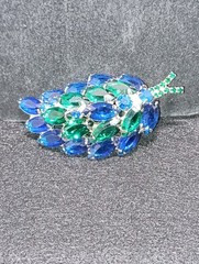 Vintage Emerald Green and Blue Leaf Style Brooch Silver Tone