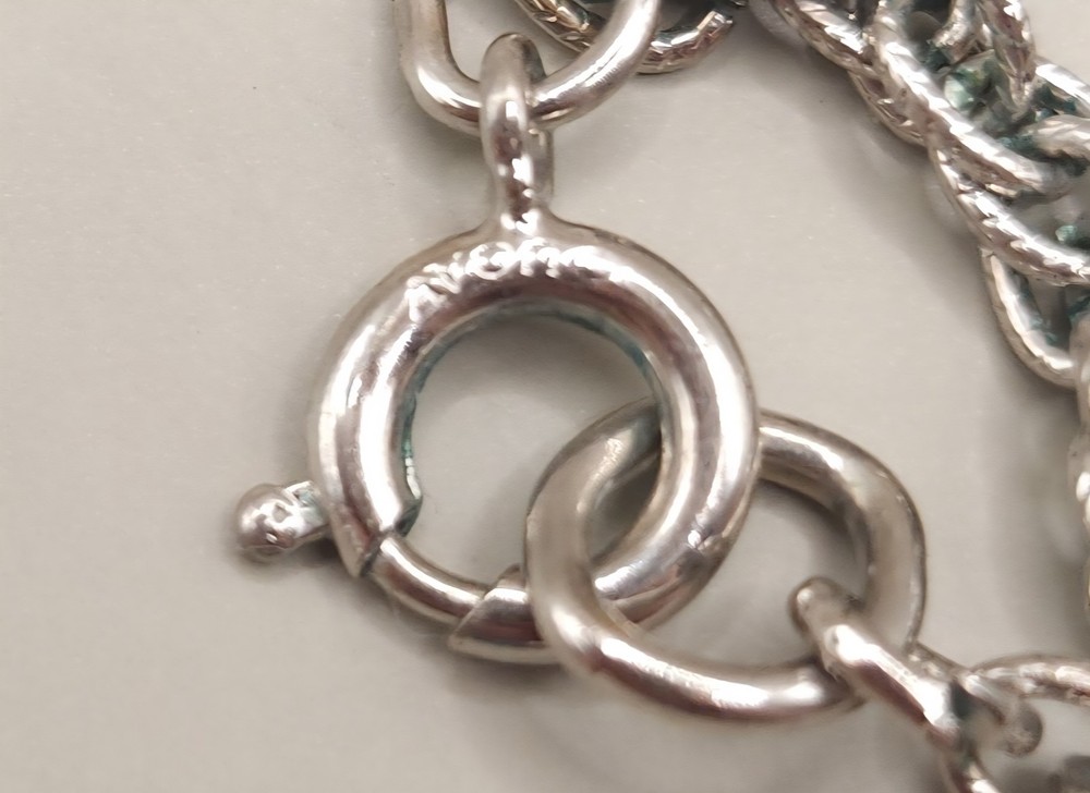 Vntg 1974 Avon Ebony Teardrop Pendant Necklace Silver Tone 24″ Chain Book Piece