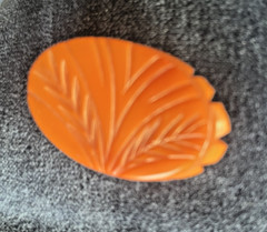 VTG Art Deco Deeply Carved Oval Bakelite Pin Brooch Amber Butterscotch 1.75 in