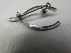 Vintage Sterling Silver & White Pearl Wishbone Shaped Brooch 1 1/8 x 3/8″ #627