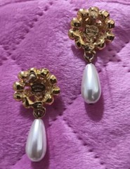 Vintage JC Penny Gold Tone Faux Pearl Diamond Dangle Earrings