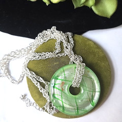 Vintage Art Glass Circle Pendant Chain Necklace 32″L